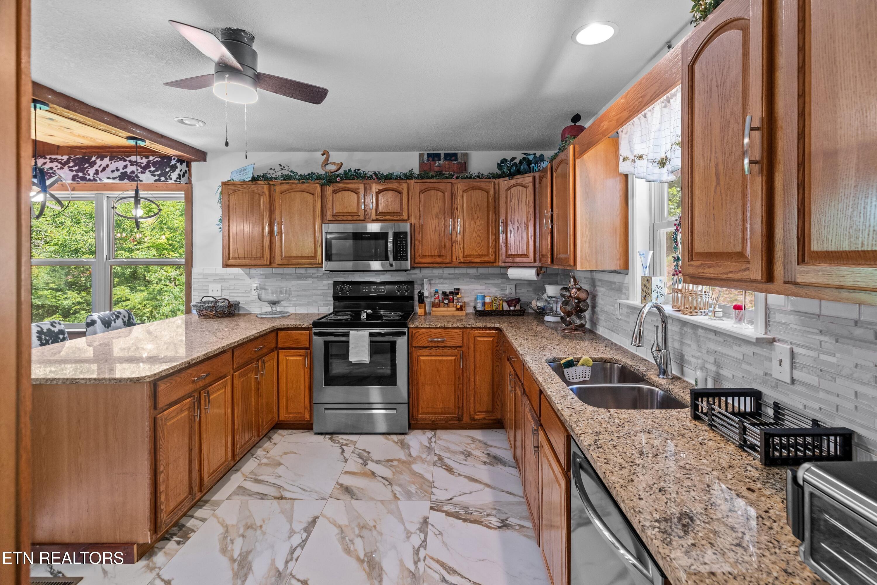 2759 Wildwood Road Dandridge, TN 37725 - Photo 12 of 48 012-2759WildwoodRoad-Dandridge-TN-37725-