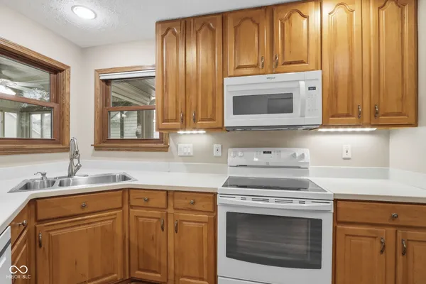 $315,000 | 7915 Trotwood Circle, Indianapolis, IN 46256