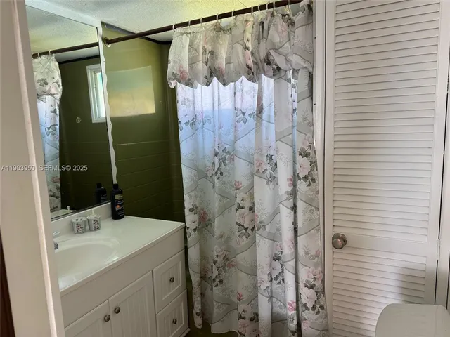 $5,000 | 900 Morris Avenue, Key Largo, FL 33037