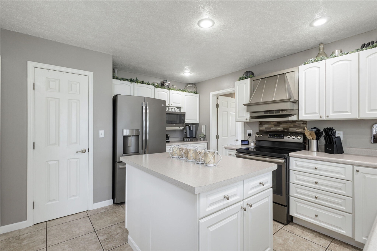 1256 Barron Lake Road Niles, MI 49120 - Photo 7 of 57