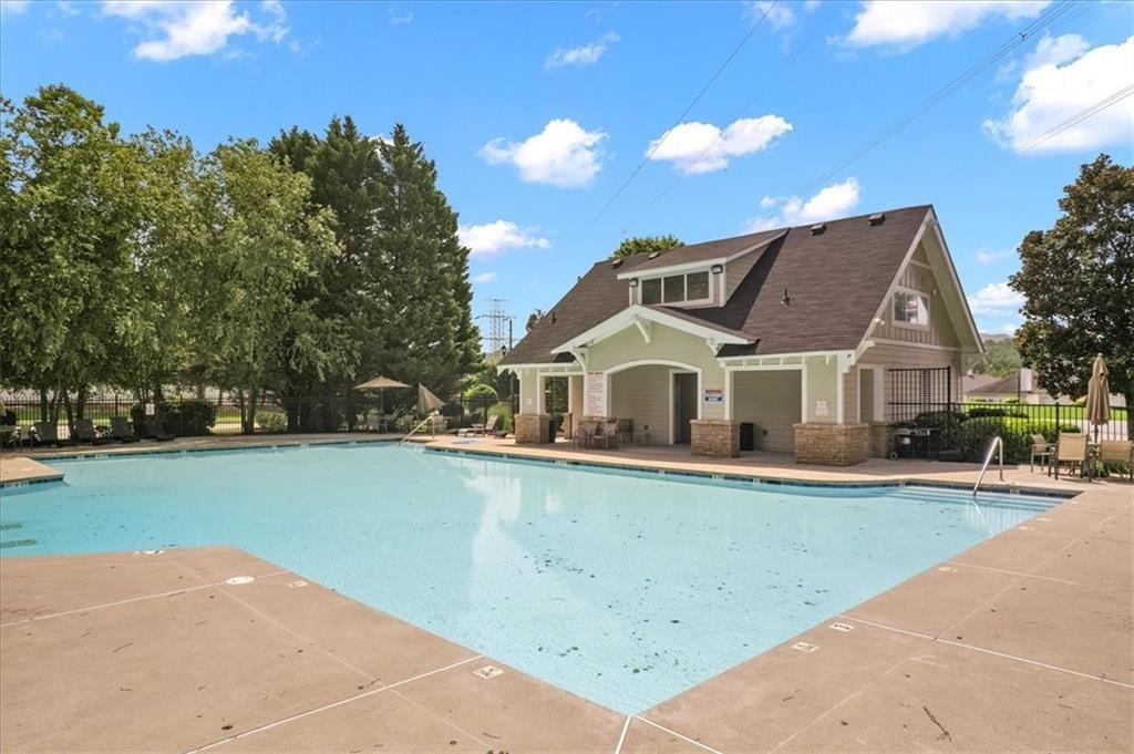 1644 Donovan's Ridge Kennesaw, GA 30152 - Photo 33 of 37 a front view of house with yard and green space