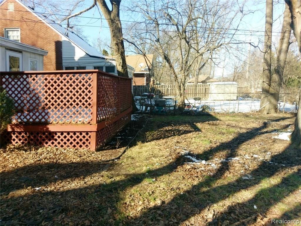 16554 Trinity Street Detroit, MI 48219 - Photo 22 of 26 Trinity (6) (Large).jpg