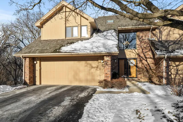 $615,000 | 46 Oak Creek Drive, Burr Ridge, IL 60527