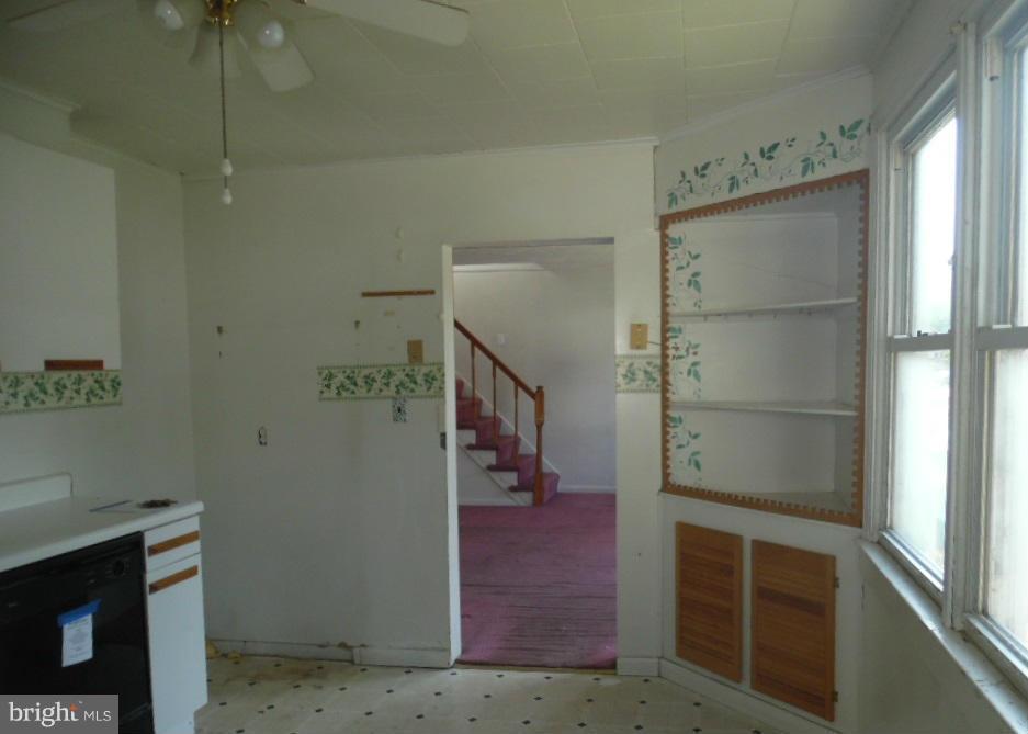1727 Burnham Road Baltimore, MD 21222 - Photo 4 of 11 Kitchen