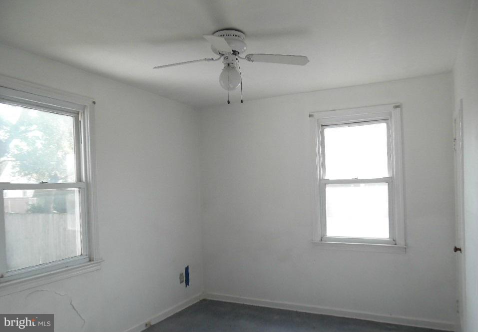 1727 Burnham Road Baltimore, MD 21222 - Photo 5 of 11 Dining Room