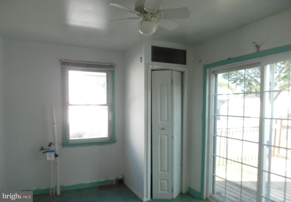 1727 Burnham Road Baltimore, MD 21222 - Photo 6 of 11 Dining Room