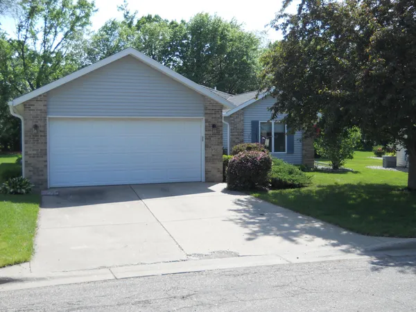 $299,900 | 956 Willow Grove Circle, Waite Park, MN 56387