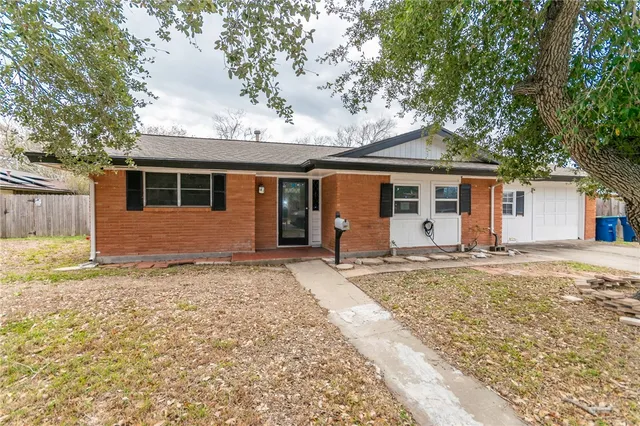 $167,500 | 118 Driftwood Drive, Portland, TX 78374