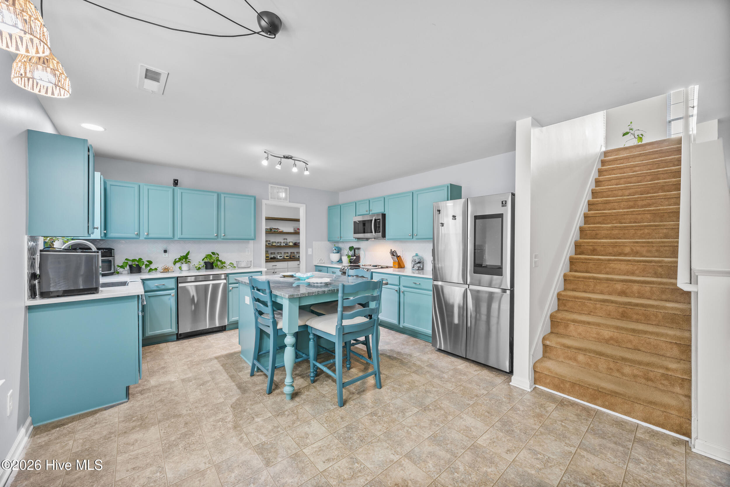 215 Chalet Road Holly Ridge, NC 28445 - Photo 16 of 45 21_kitchen