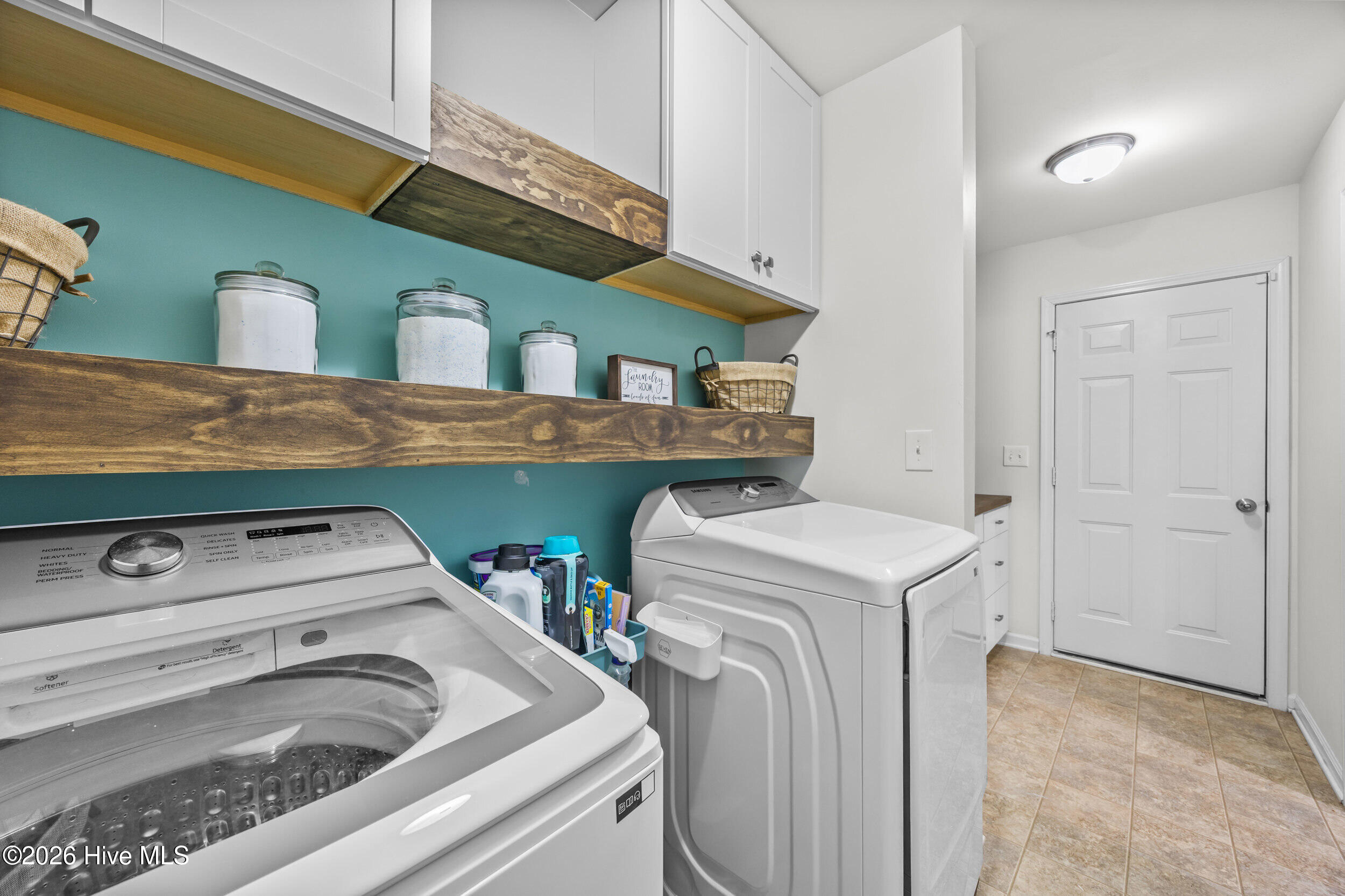 215 Chalet Road Holly Ridge, NC 28445 - Photo 21 of 45 26_laundry