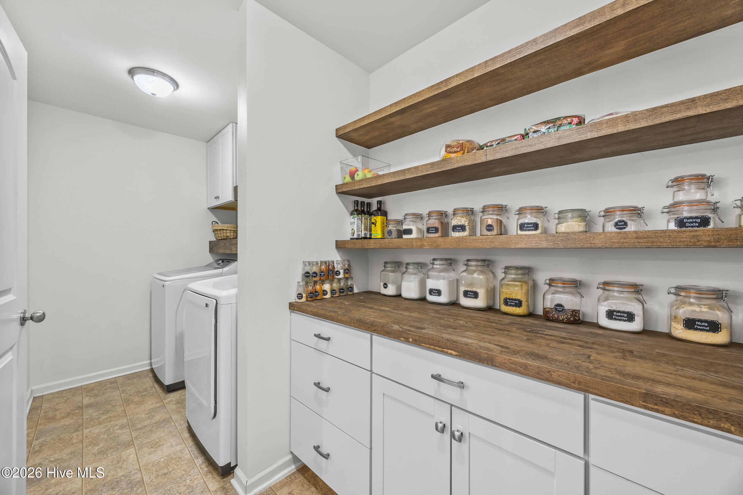 215 Chalet Road Holly Ridge, NC 28445 - Photo 22 of 45 27_laundry