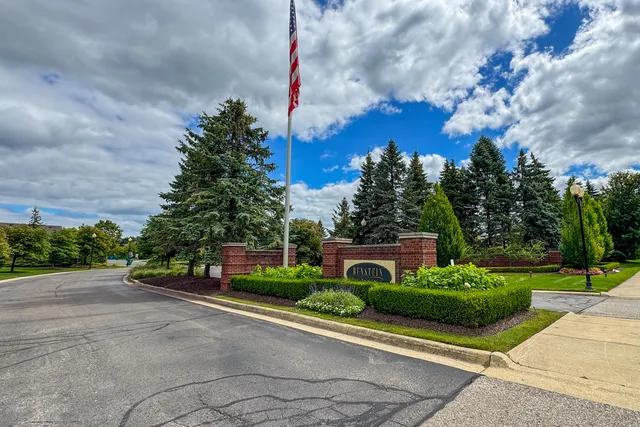 $390,000 | 1510 Andover Circle, Walled Lake, MI 48390