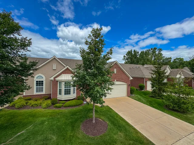 $390,000 | 1510 Andover Circle, Walled Lake, MI 48390
