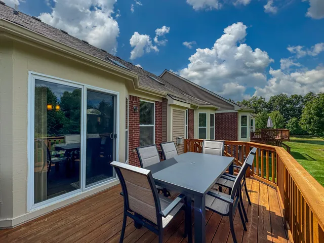 $390,000 | 1510 Andover Circle, Walled Lake, MI 48390