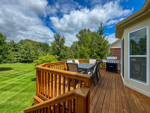 $390,000 | 1510 Andover Circle, Walled Lake, MI 48390