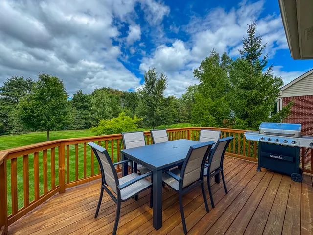 $390,000 | 1510 Andover Circle, Walled Lake, MI 48390