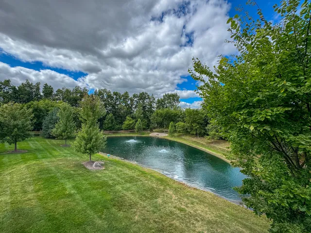 $390,000 | 1510 Andover Circle, Walled Lake, MI 48390