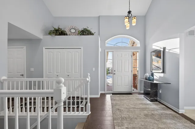 $390,000 | 1510 Andover Circle, Walled Lake, MI 48390