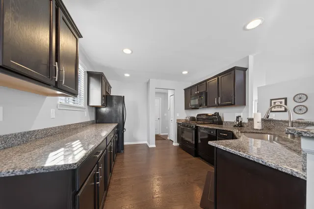 $390,000 | 1510 Andover Circle, Walled Lake, MI 48390