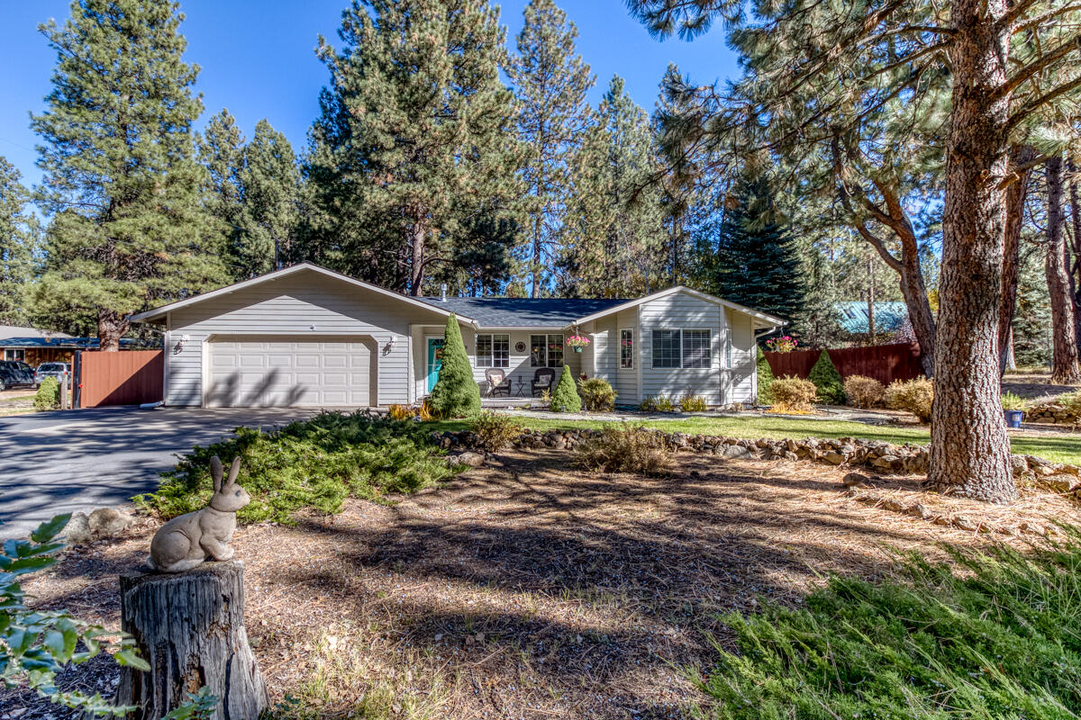 60452 Zuni Road Bend, OR 97702 - Photo 1 of 41 Zuni 1