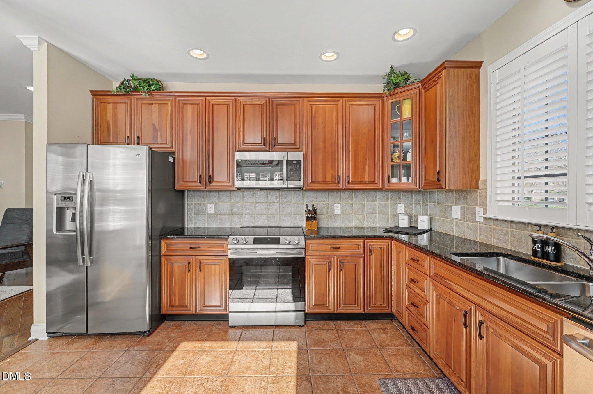 11103 Maplecroft Court Raleigh, NC 27617 - Photo 12 of 39 012_file_9897