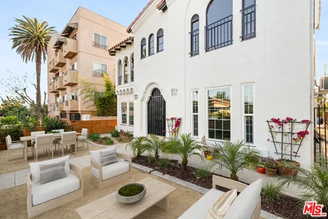 $674,000 | 511 1/2 North Hobart Boulevard, Los Angeles, CA 90004