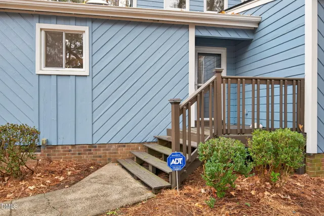 $560,000 | 507 Holtz Lane, Cary, NC 27511