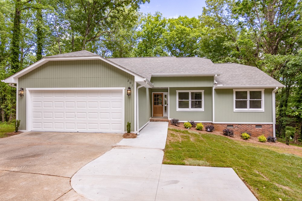 201 Shore Drive Anderson, SC 29625 - Photo 41 of 46