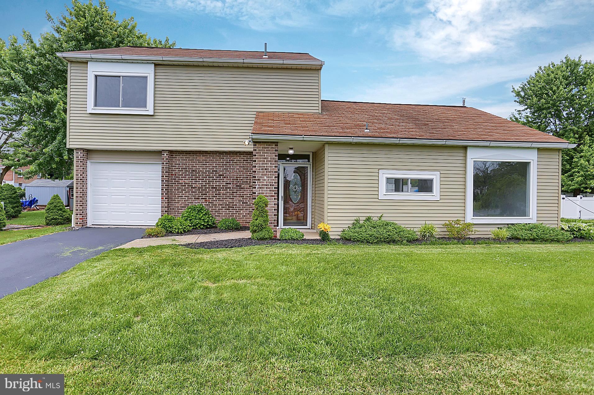 106 Hartline Drive Reading, PA 19606 - Photo 2 of 22