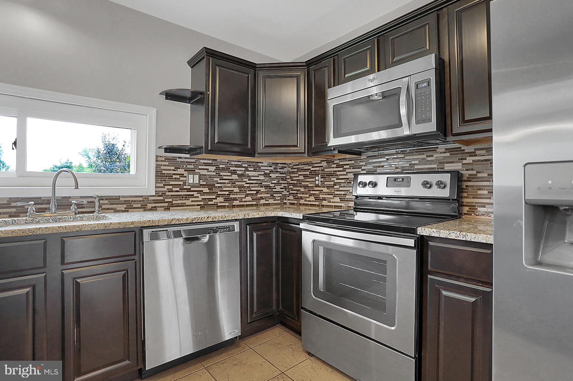 106 Hartline Drive Reading, PA 19606 - Photo 4 of 22