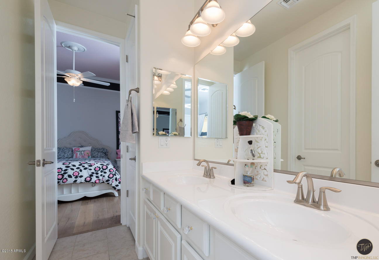 5627 East Sleepy Ranch Road Cave Creek, AZ 85331 - Photo 35 of 38 bath.jpg