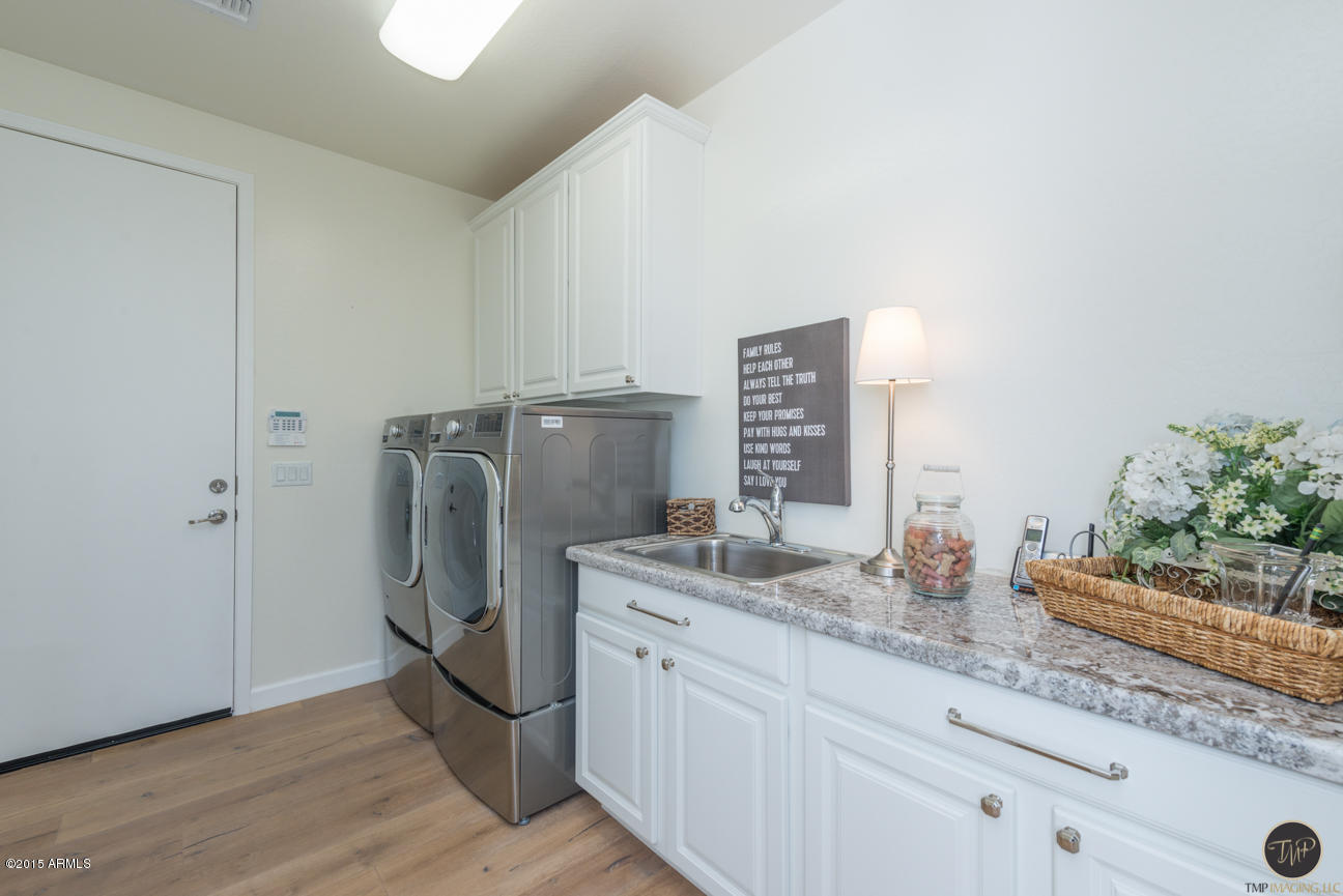 5627 East Sleepy Ranch Road Cave Creek, AZ 85331 - Photo 36 of 38 laundry.jpg