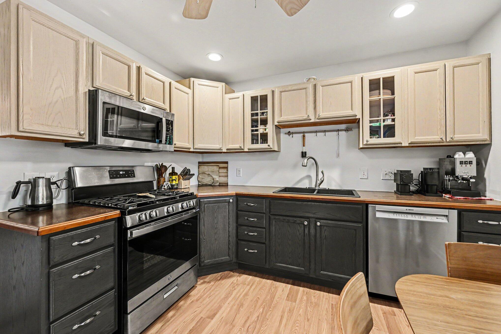 3195 Nordman Road Ann Arbor, MI 48108 - Photo 11 of 23 009_file_7344