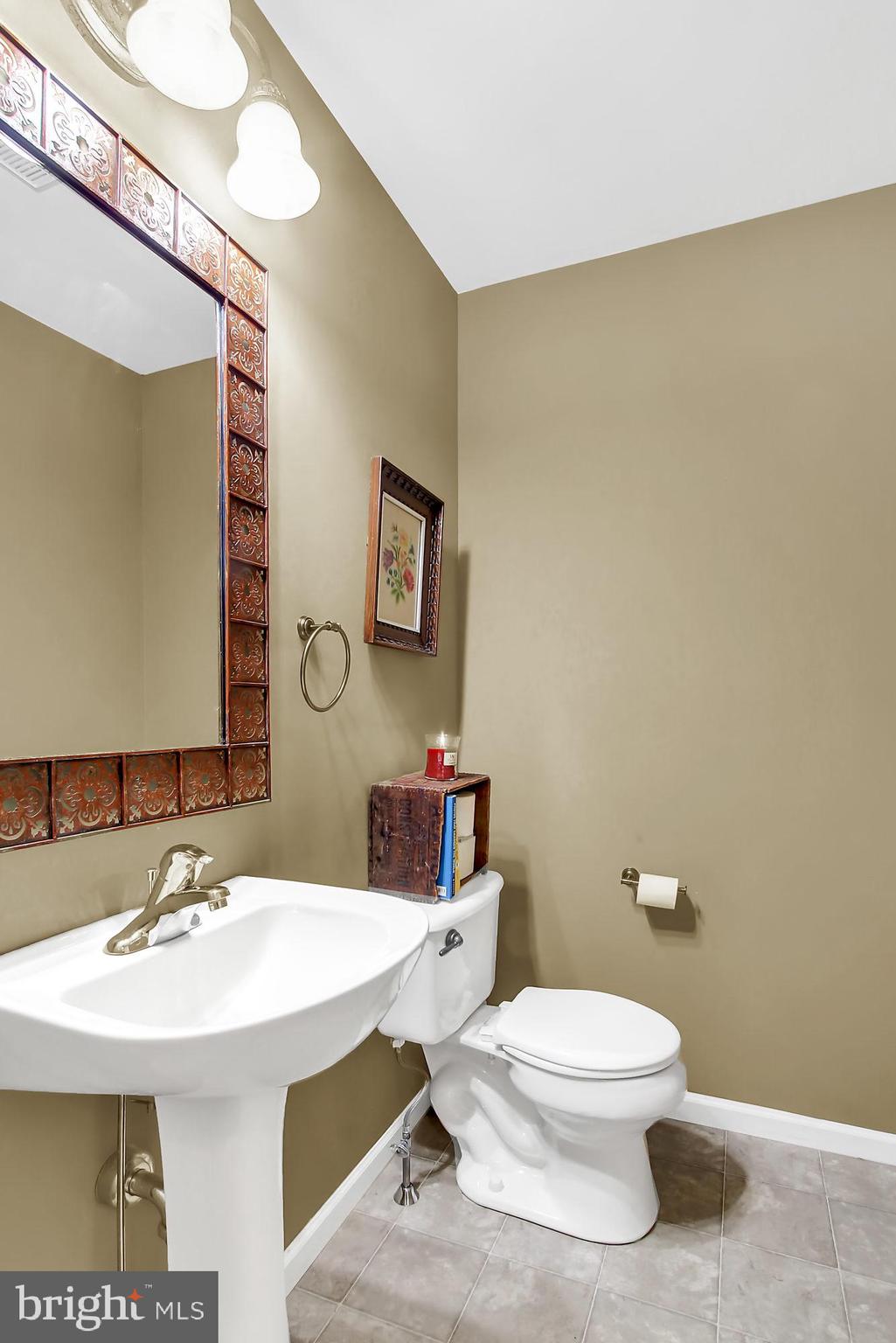 94 Overlook Road Morgantown, PA 19543 - Photo 12 of 29 Half Bath - Main Floor