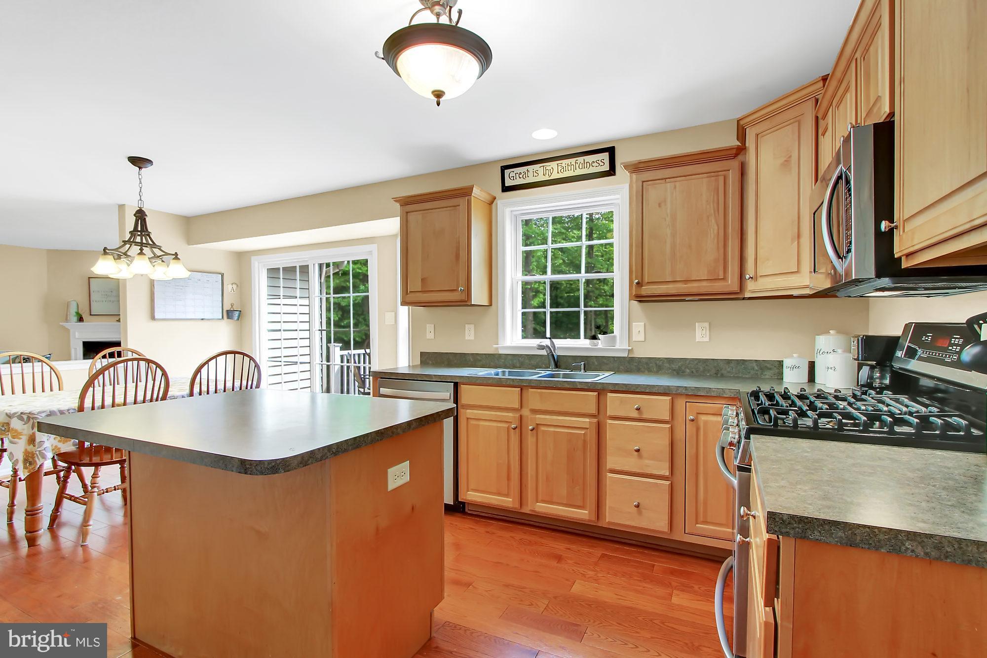 94 Overlook Road Morgantown, PA 19543 - Photo 4 of 29 Kitchen
