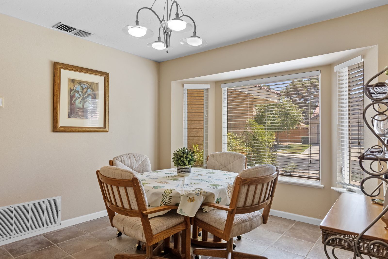 206 President Way Ridgecrest, CA 93555 - Photo 17 of 36 Gallery Image 17
