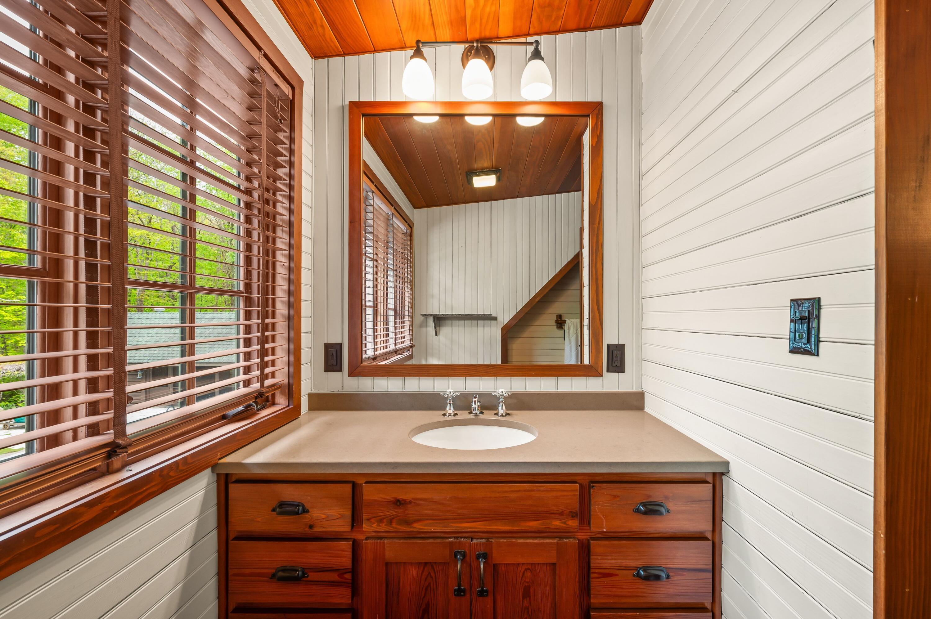 14657 Lakeshore Road Lakeside, MI 49116 - Photo 42 of 71 Guest Bathroom