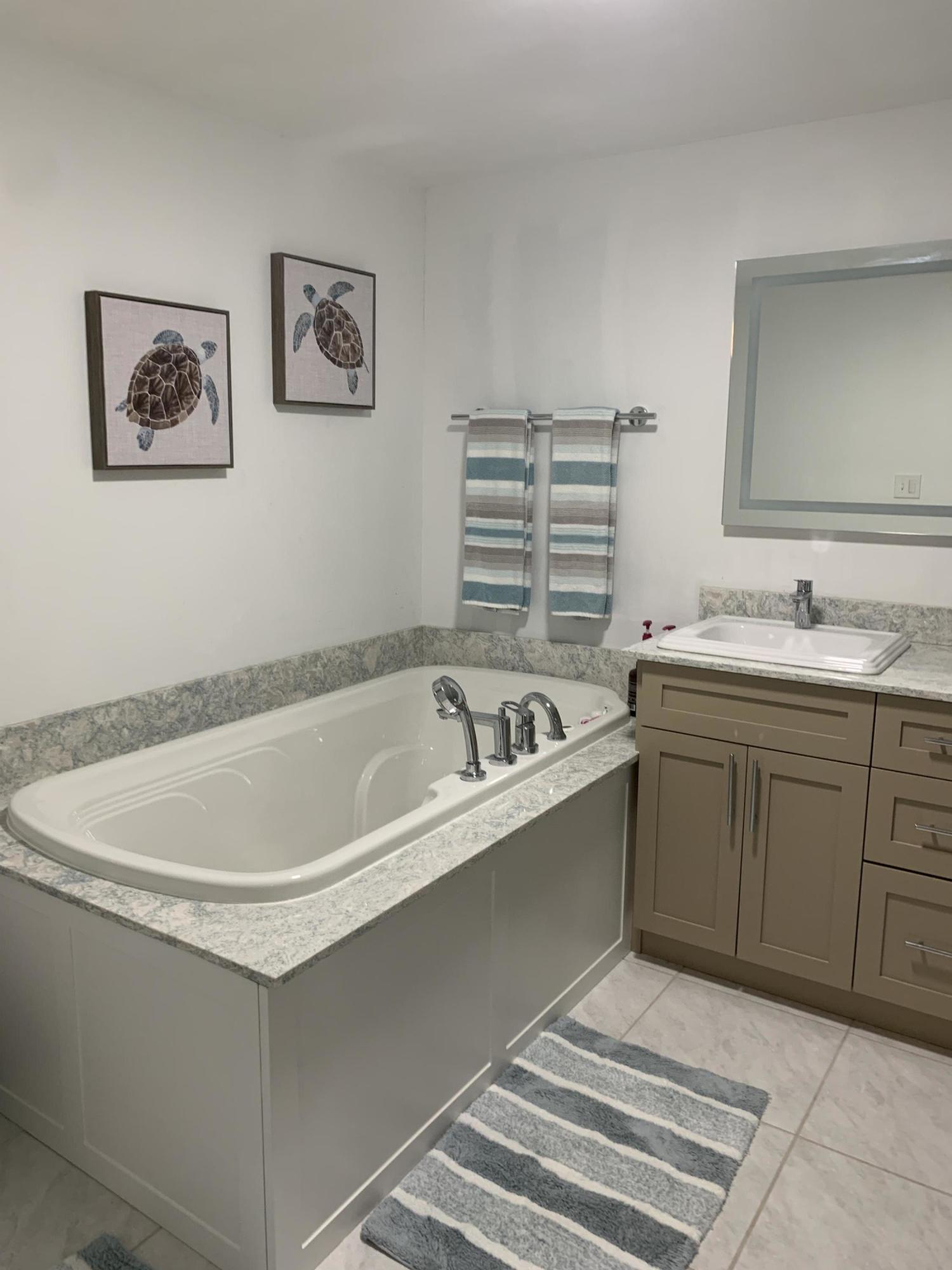 120 Key Honey Road Tavernier, FL 33070 - Photo 15 of 28 Main Bath