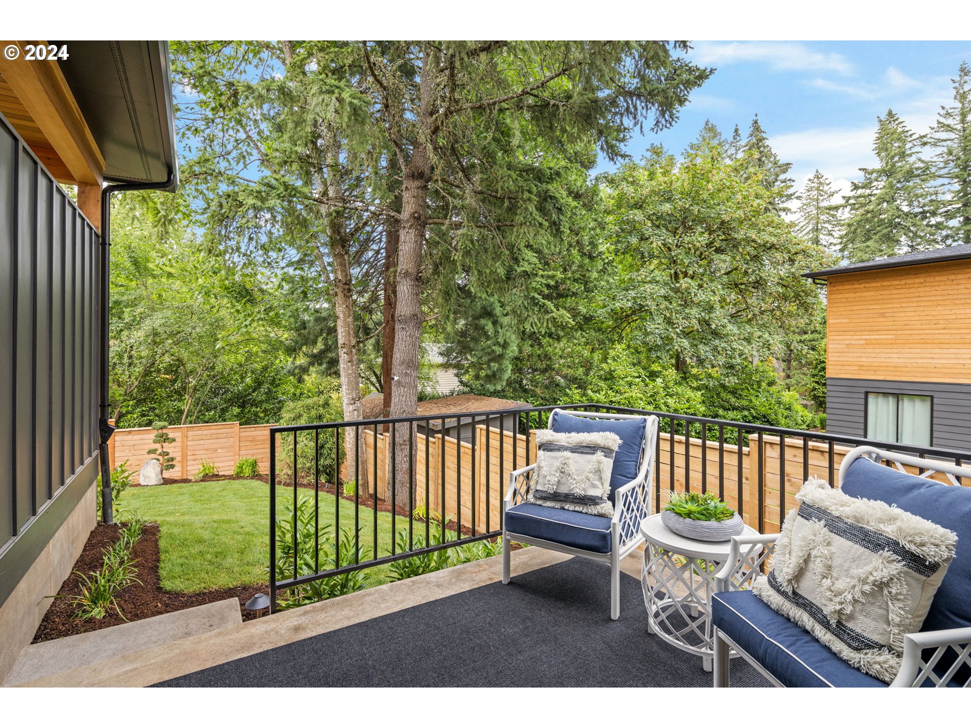 1755 Mapleleaf Road Lake Oswego, OR 97034 - Photo 17 of 47 Gallery Image 17