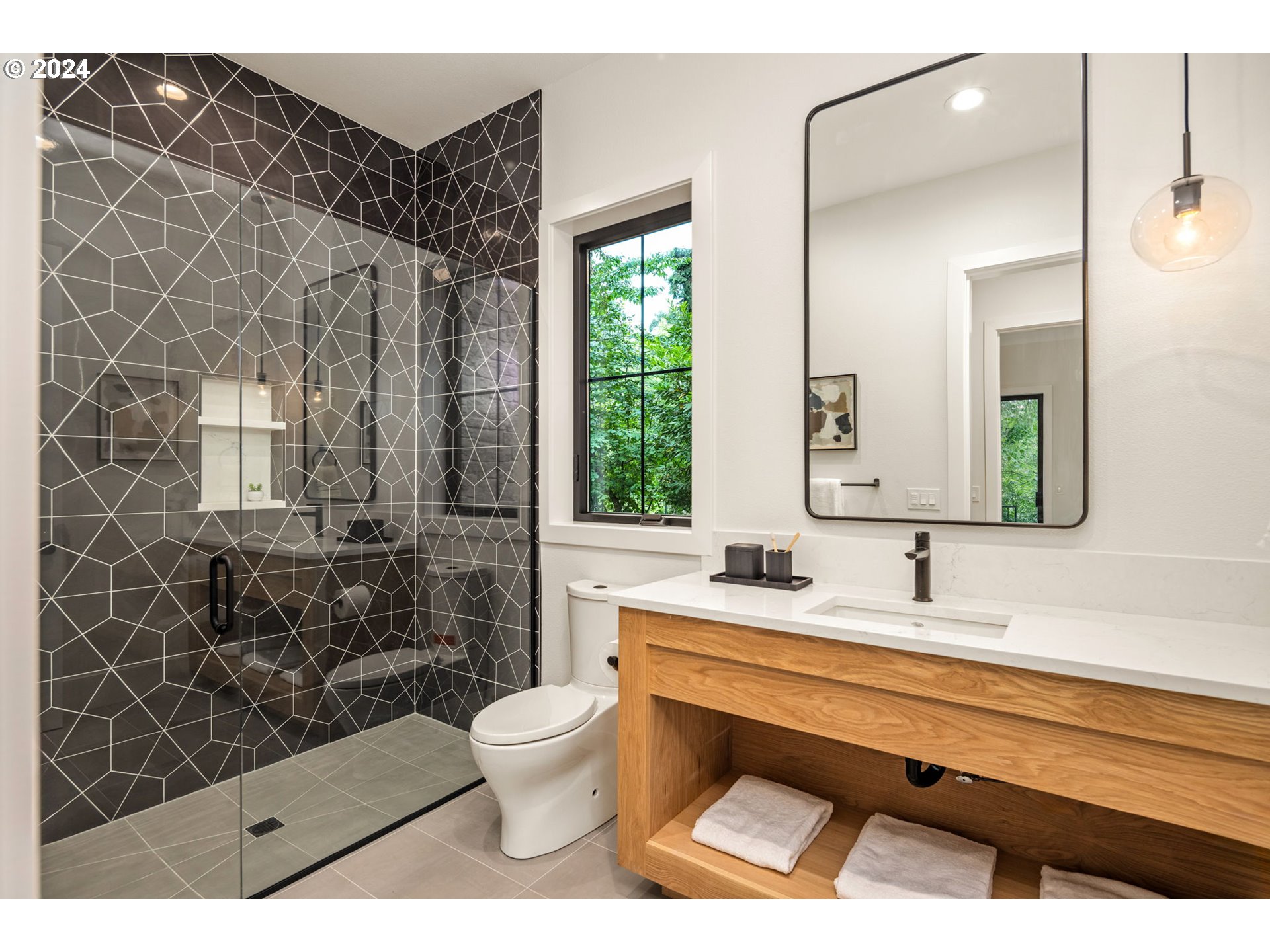1755 Mapleleaf Road Lake Oswego, OR 97034 - Photo 20 of 47 Gallery Image 20