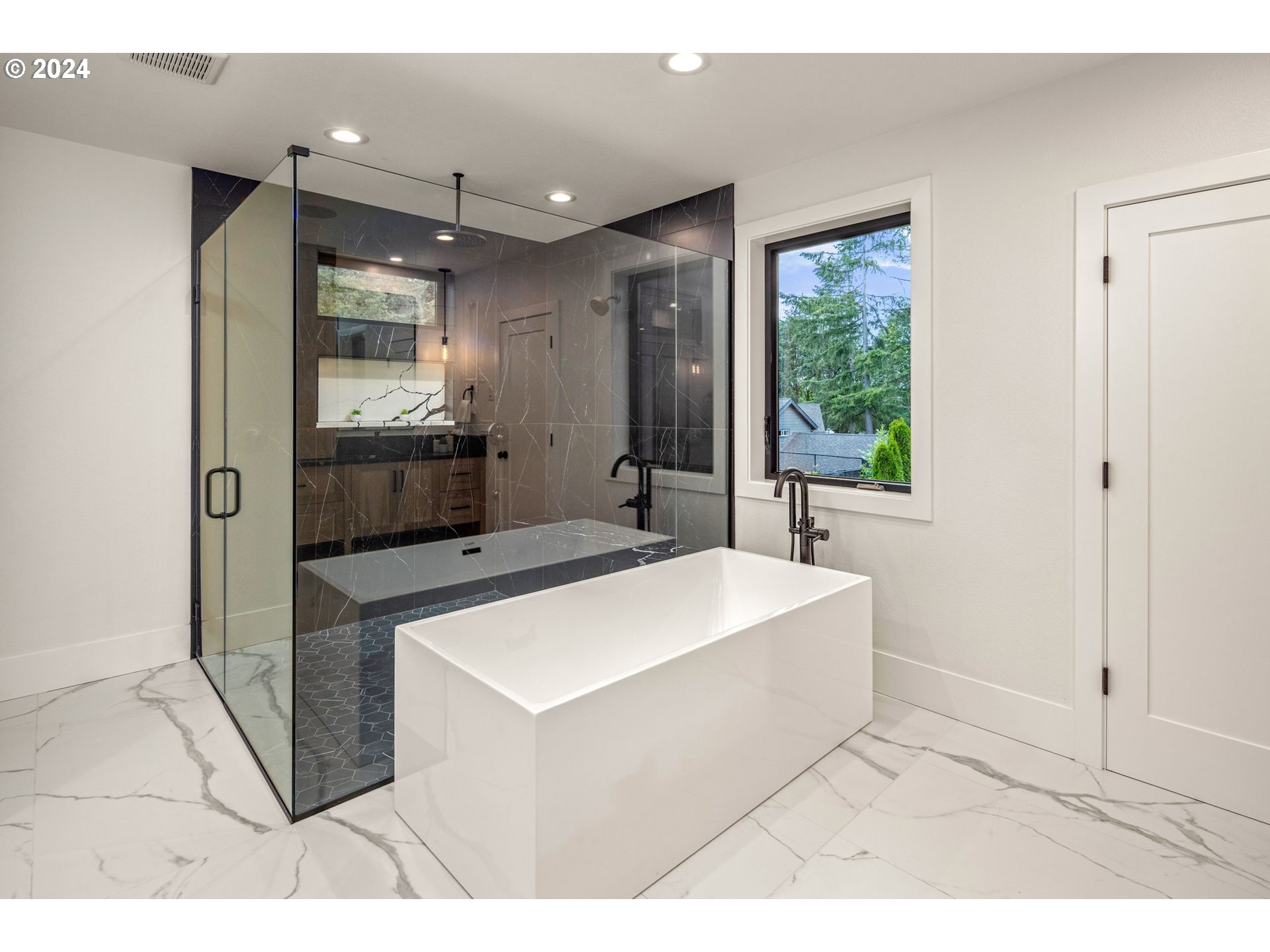 1755 Mapleleaf Road Lake Oswego, OR 97034 - Photo 26 of 47 Gallery Image 26