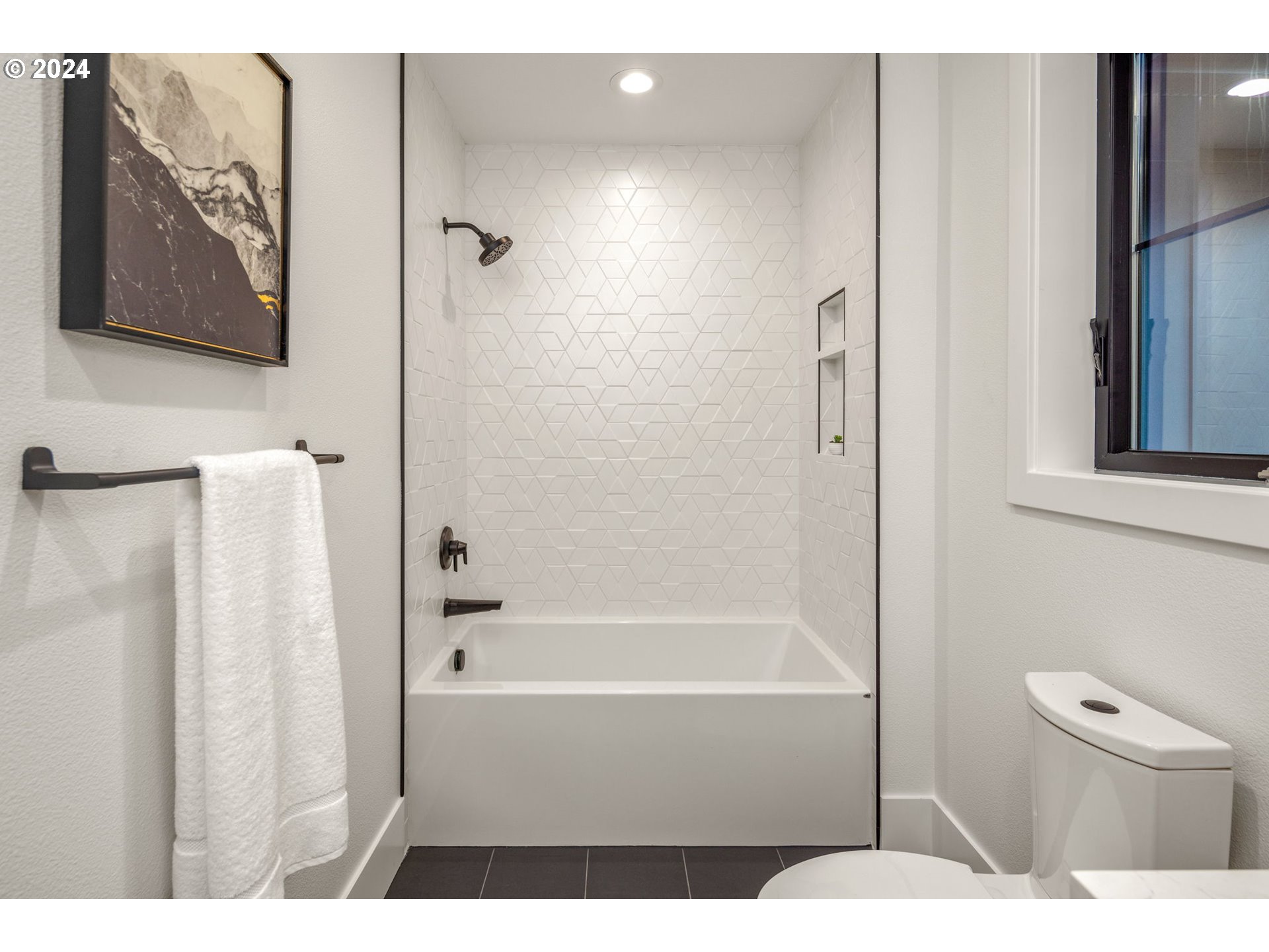 1755 Mapleleaf Road Lake Oswego, OR 97034 - Photo 32 of 47 Gallery Image 32
