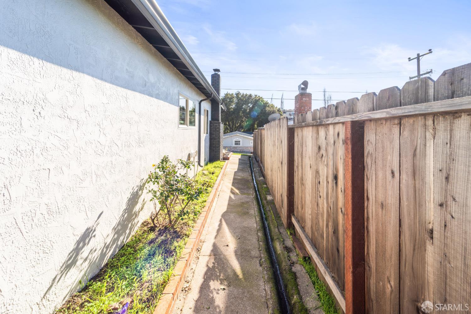 1334 Seventh Street Rodeo, CA 94572 - Photo 23 of 34 Gallery Image 23