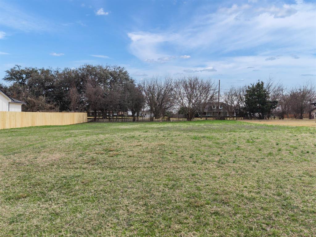 304 Crye Circle Robinson, TX 76706 - Photo 2 of 15