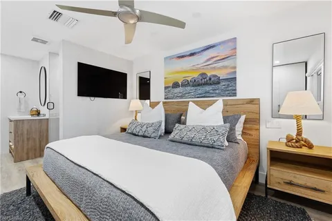 $824,950 | 2500 Gulf Shore Boulevard North, Unit N7, Naples, FL 34103