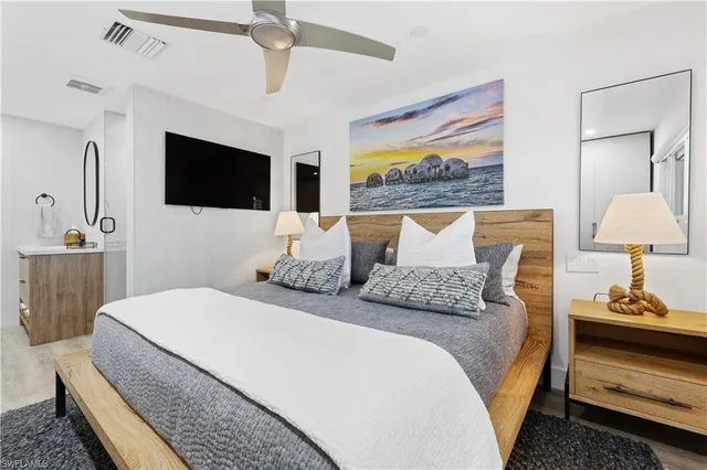 $824,950 | 2500 Gulf Shore Boulevard North, Unit N7, Naples, FL 34103