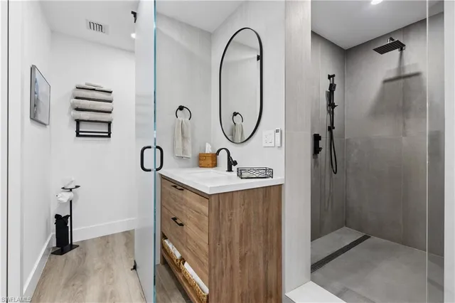 $824,950 | 2500 Gulf Shore Boulevard North, Unit N7, Naples, FL 34103