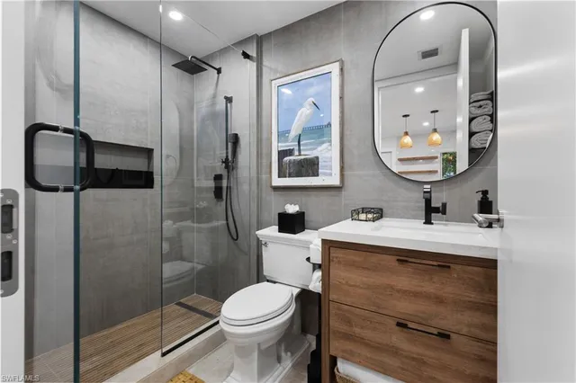 $824,950 | 2500 Gulf Shore Boulevard North, Unit N7, Naples, FL 34103