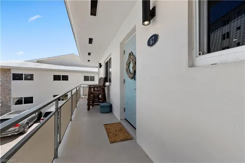 $824,950 | 2500 Gulf Shore Boulevard North, Unit N7, Naples, FL 34103