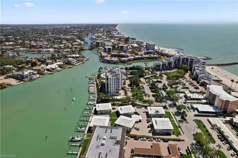 $824,950 | 2500 Gulf Shore Boulevard North, Unit N7, Naples, FL 34103